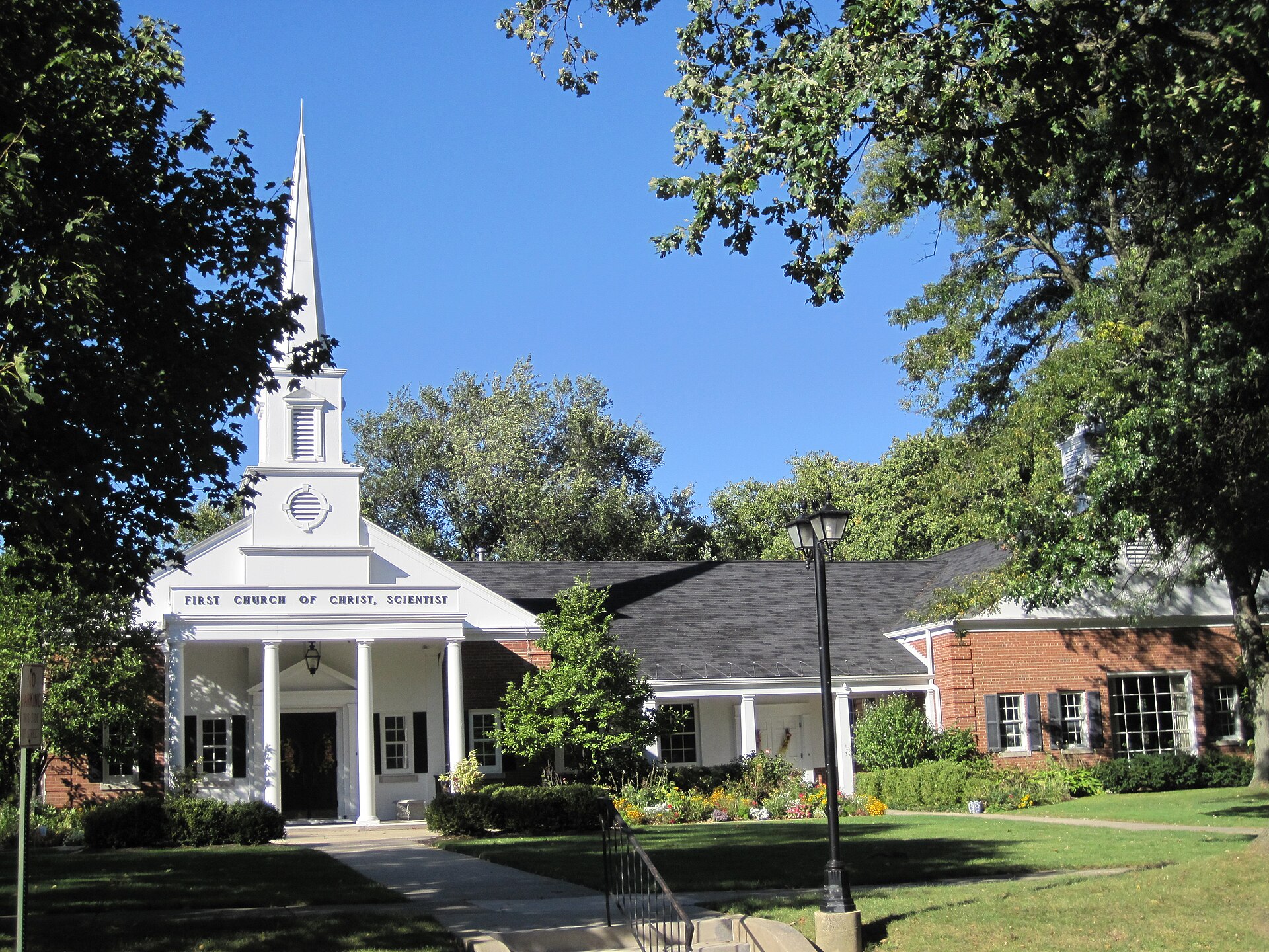 Best Neighborhoods in Hinsdale, IL: SE Hinsdale, Robbins Park & More (2026)